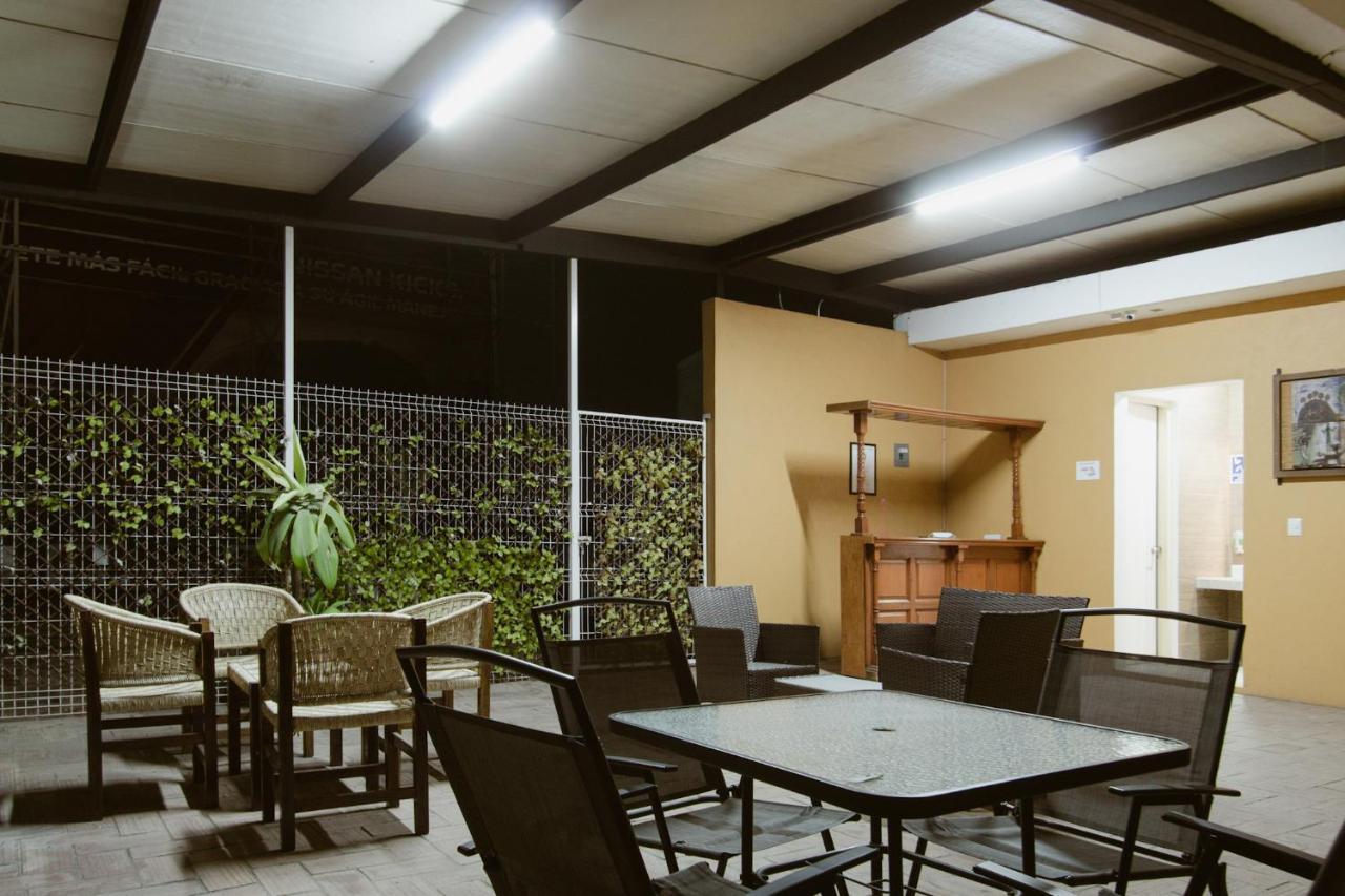 Hotel Guivá Aeropuerto Oaxaca Esterno foto